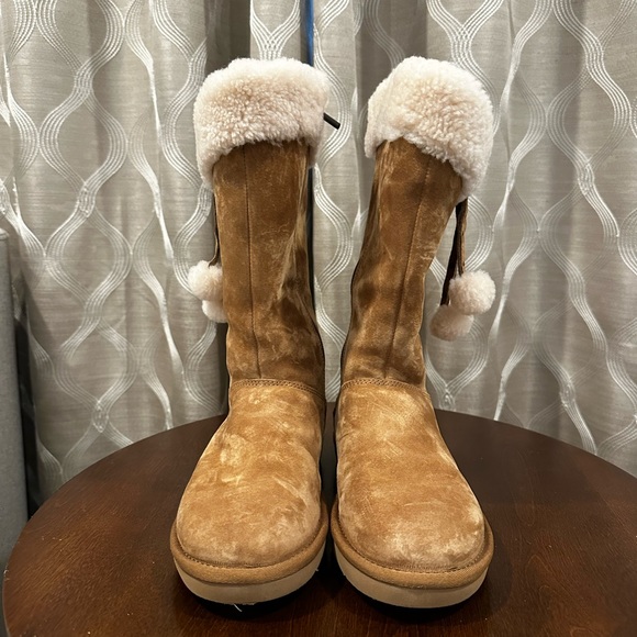 Women’s Ugg Tall Chestnut Brown Plumdale Cuff Pom Pom Zip Boots - Picture 3 of 16